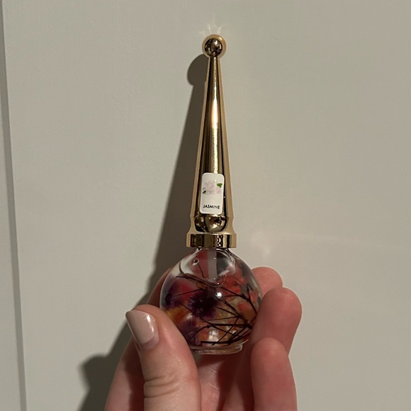 NWT Jasmine Scented Cuticle Oil ✨💅🏻 - Picture 1 of 3